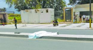 Motociclista iba a exceso de velocidad; se derrapa y muere, en Zacatepec. Noticias en tiempo real