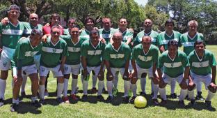 Rinden homenaje a Arturo Salas, un cañero de oro en el campo "Guerrero". Noticias en tiempo real