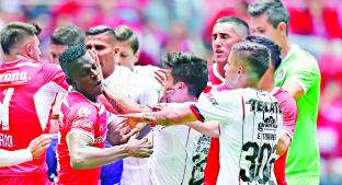 Emocionante igualada entre Diablos y Chivas, que incluyó conato de riña. Noticias en tiempo real