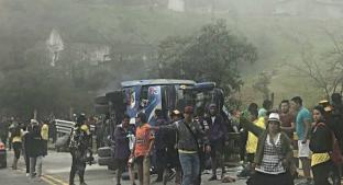 Mueren al menos 10 aficionados del Barcelona de Ecuador por accidente vial. Noticias en tiempo real