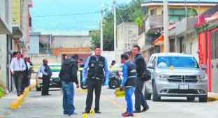 Escoltas frustran intento de robo a una camioneta, en la colonia Héroes del 5 de Mayo. Noticias en tiempo real