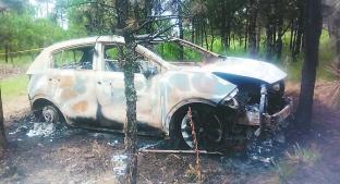 Encuentran cadáver dentro de una camioneta calcinada, en Toluca. Noticias en tiempo real