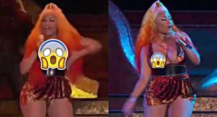 Nicki Minaj enseña senos desnudos por 'brinquitos' en el escenario. Noticias en tiempo real