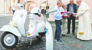 Club de fans del Papa le regalan motocicleta personalizada, en Italia. Noticias en tiempo real