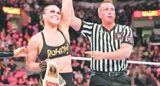 Rousey defendió por primera vez con éxito su título WWE ante Alexa Bliss. Noticias en tiempo real