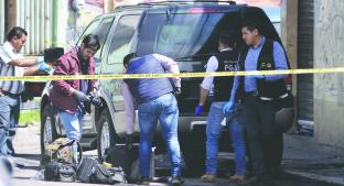 Abandonan camioneta con tres cadáveres adentro cerca de la FGJEM, en Toluca. Noticias en tiempo real