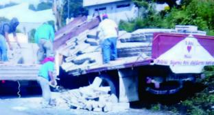Camión evita choque múltipleal quedarse sin frenos, en Tepoztlán. Noticias en tiempo real