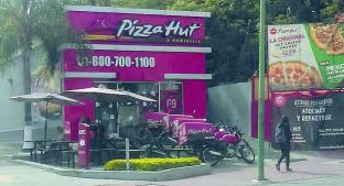 Atracan pizzería y les dan baje a clientes con sus pertenencias, en Cuernavaca. Noticias en tiempo real