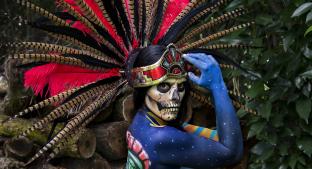 Modelo mexicana muestra el lado sensual del Día de Muertos. Noticias en tiempo real