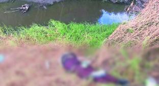 Abandonan cuerpo de una mujer a la orilla de un canal, en Acolman. Noticias en tiempo real