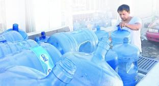 Distribuidores de agua aumentan ganancias tras el corte del suministro. Noticias en tiempo real