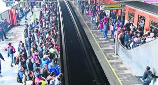 Chilangos padecieron un día de caos por culpa del Metro. Noticias en tiempo real