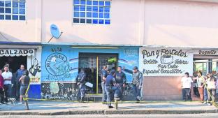 Motociclista caza a hombre y lo ejecuta en peluquería, en Naucalpan. Noticias en tiempo real