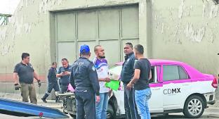 Taxista muere al chocar su unidad tras discusión familiar, en Ecatepec. Noticias en tiempo real