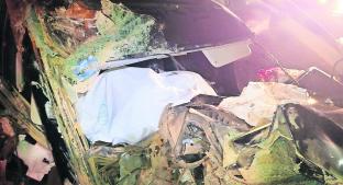 Muere mujer copiloto tras fuerte choque, en Metepec. Noticias en tiempo real