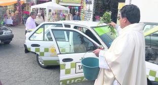 Taxistas toluqueños se unen a la fiesta y celebran a la Virgen de Guadalupe. Noticias en tiempo real