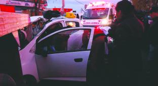 Automovilista queda prensado debajo de tráiler, en Zinacantepec. Noticias en tiempo real