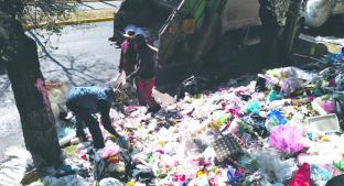 Crece problema de tiraderos clandestinos en Paseo Matlazincas, en Toluca. Noticias en tiempo real