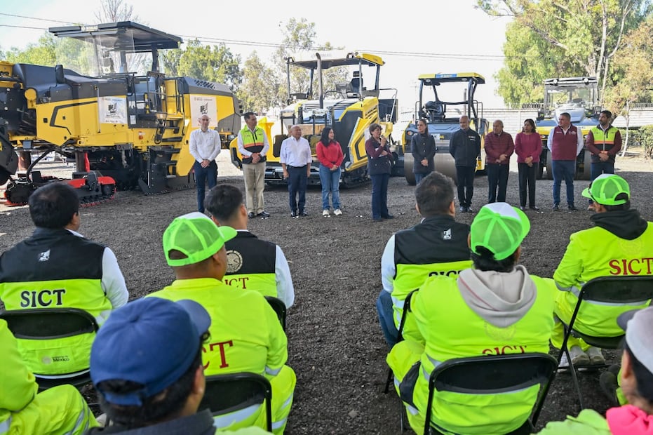 Foto: Especiales (Entrega de trenes de pavimentación )