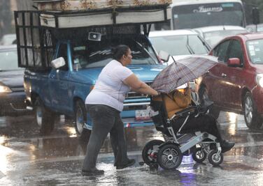 ¿Qué tan fuerte será la depresión tropical Cuatro-E? Lluvias fuertes afectan varios estados en México
