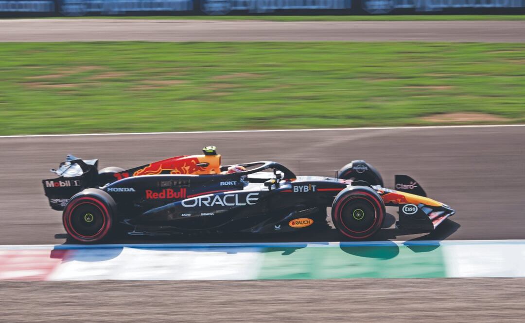 Red Bull pierde las alas con el bajo rendimiento del Checo Pérez y Max Verstappen