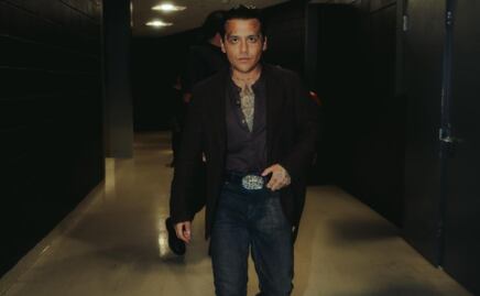 ¿Christian Nodal falsifica firmas en contratos? Quiere ganar los derechos de discos con mañitas