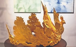 Niño tira corona de oro valuada en 7 mdp ¿Qué medidas tomará la dueña de la corona?