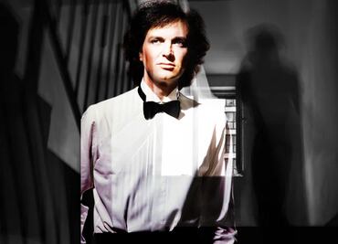 Fallece mujer y con hechos paranormales involucra al cantante Camilo Sesto