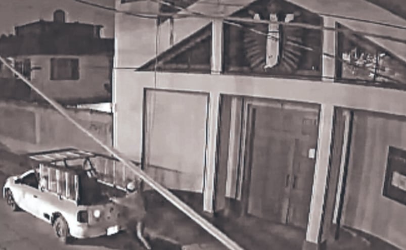 Robo en Ixtapaluca: ladrones se llevan campana de una iglesia en menos de cinco minutos