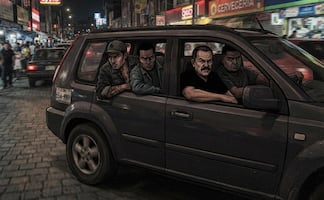 Detonan a morritos en la Venustiano Carranza, llegaron en troca y los atacaron a balazos