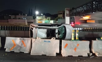 ¡Borrachos y locos! Se estrella una camioneta en la autopista México Puebla, muere el copiloto 