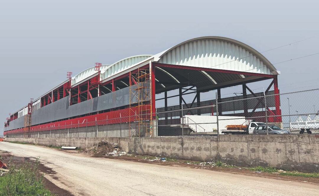 Tren México-AIFA sin accesos peatonales. Foto: (Arturo Contreras. El Gráfico)