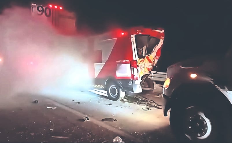 Tragedia en el Arco Norte: Muere paramédico de la Cruz Roja tras choque e incendio de ambulancia