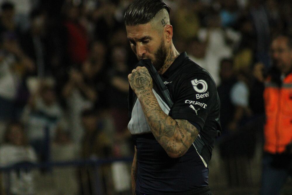 Germán Berterame recibe amenzas tras expulsión en el Clásico Regio. Foto: (Maritza Villagómez. El Gráfico)