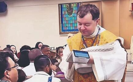 Sacerdote en EU causa polémica al implementar cobro con tarjeta para que fieles den el diezmo  