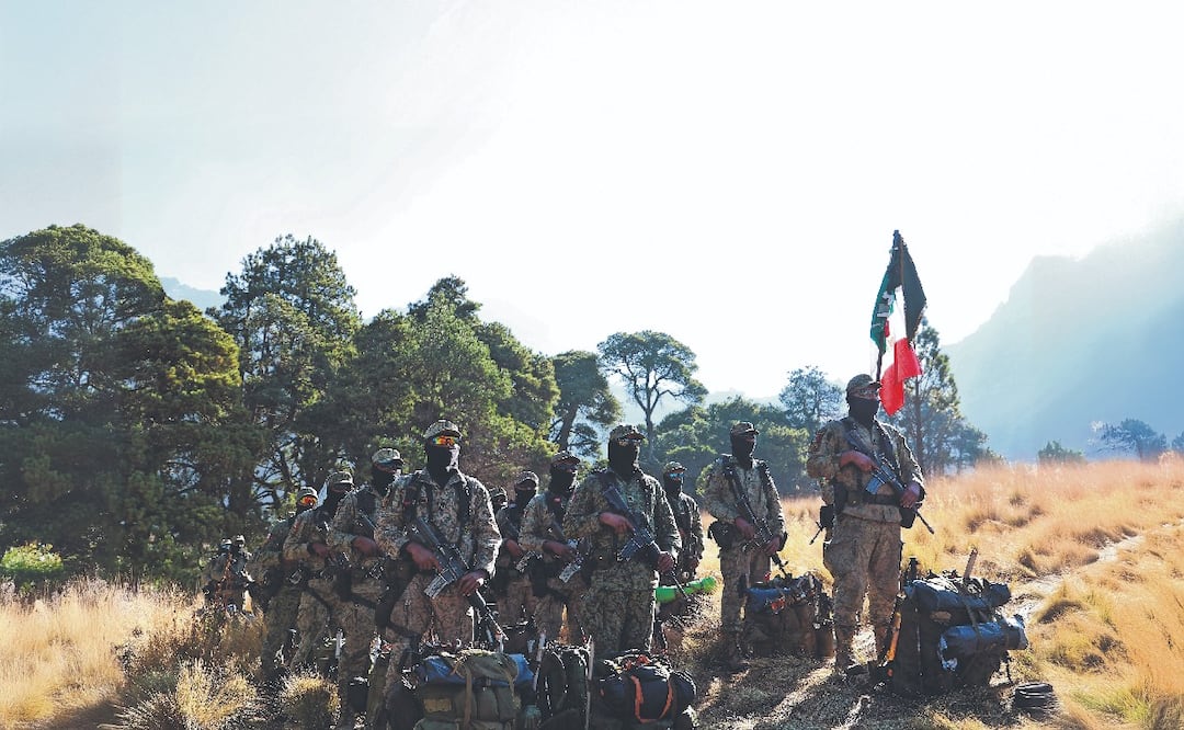 A 10 grados bajo cero: Así entrenan "Los Murciélagos", la élite del Ejército en el Iztaccíhuatl
Imagen: Benjamín Becerril