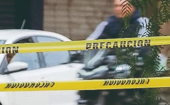 Tragedia en la México-Texcoco: Familia encuentra a su pariente muerto bajo una sábana