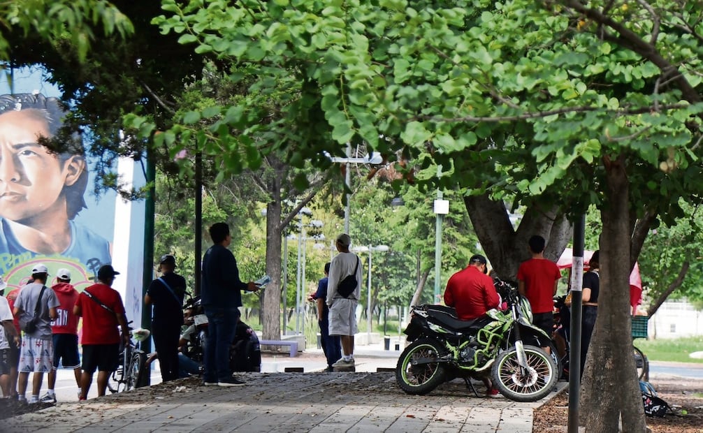 Motociclistas en el Parque lineal periférico oriente. Foto: Carlos Mejía / EL GRÁFICO