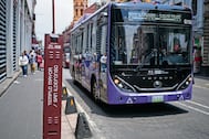 Centrobús enfrenta problemas en CDMX: Retrasos, ambulantes y usuarios que prefieren el Metrobús