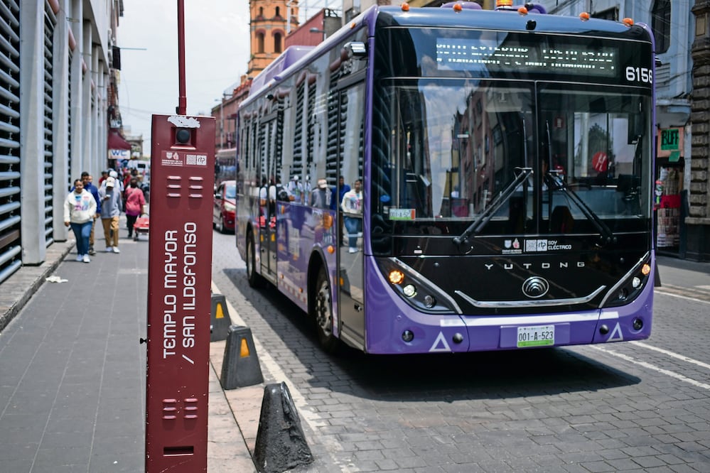 Centrobús enfrenta problemas en CDMX: Retrasos, ambulantes y usuarios que prefieren el Metrobús (Foto: Santiago Cadena)