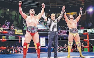 Ángel de Oro y Niebla Roja hacen historia con 25 defensas en el CMLL