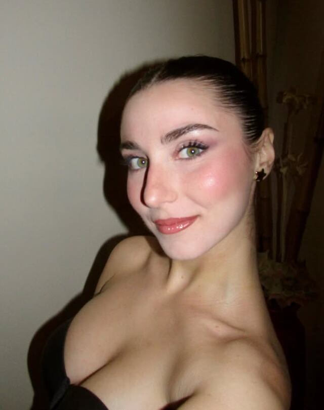 La árbitra que todos voltean a ver: Giuliana Vigile seduce dentro y fuera  de la cancha