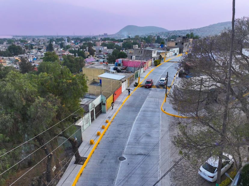 Azucena Cisneros cumple: inauguran avenida Toluca con concreto hidráulico
Imagen: Especial