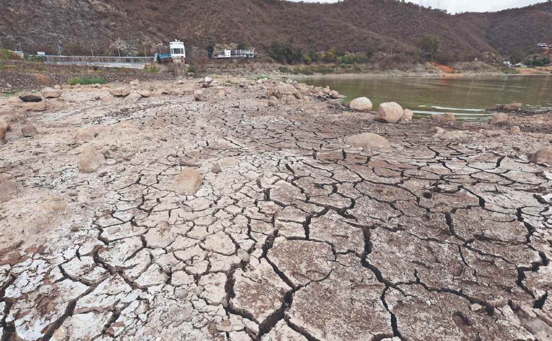 ¡Se cancela! Prohíben extraer agua de la presa de Valle de Bravo