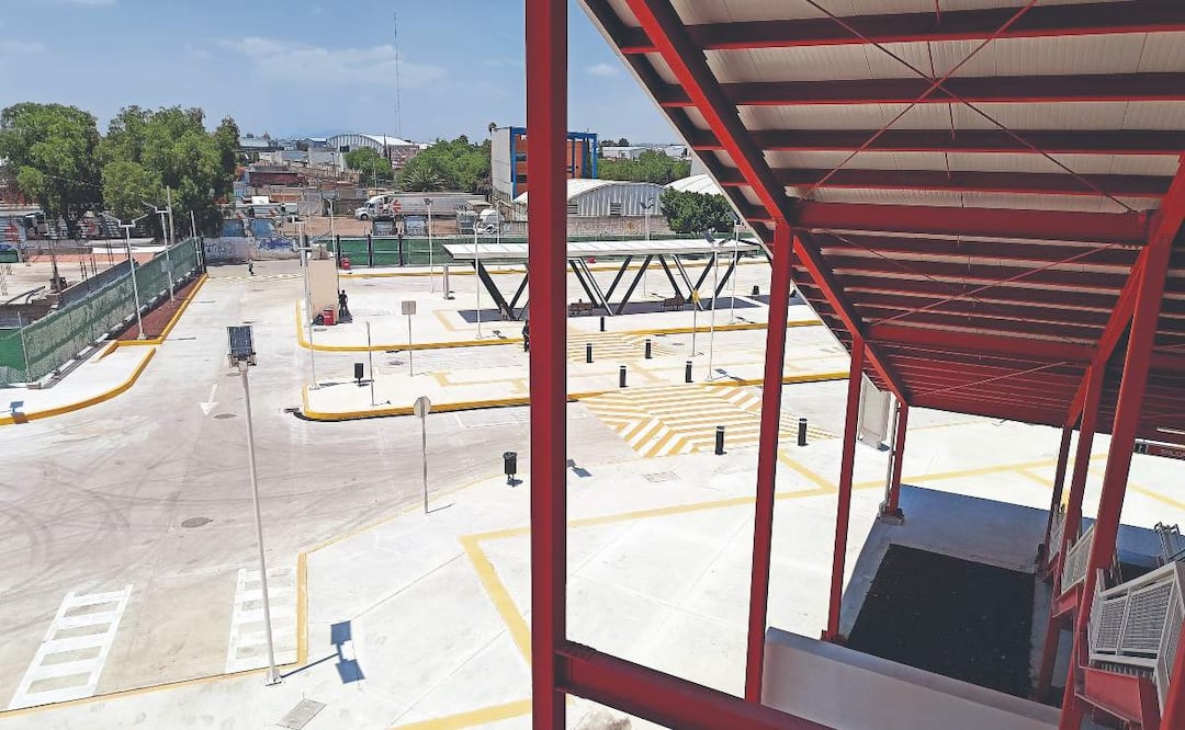 Foto: Gisela González (Estación Cueyamil del Tren al AIFA opera sin paradero: Usuarios caminan hasta 20 minutos)