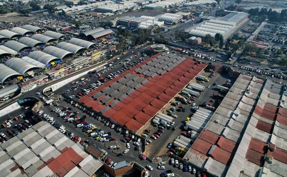 Balacera en la Central de Abasto: Cobrador balea a comerciante por deuda de mariscos 