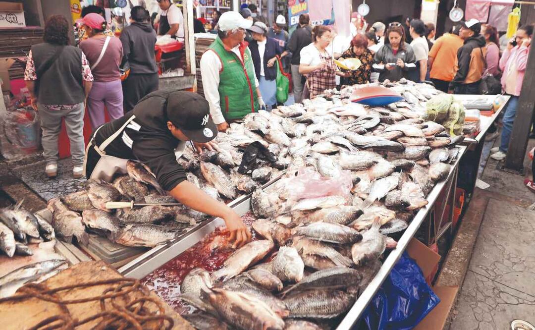 ¿Cuánto cuesta comer mariscos en Semana Santa 2026? Así están los precios en La Viga. Foto: (Gabriel Pano. El Gráfico)