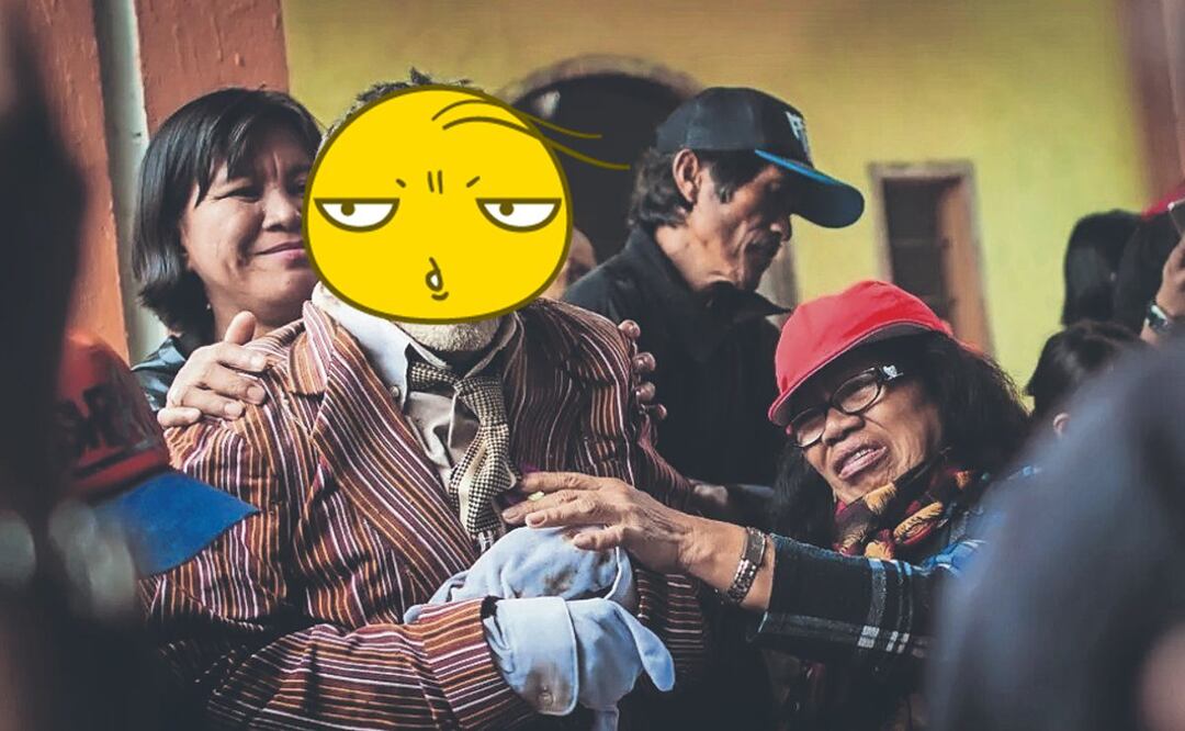 Familias abren tumbas y sacan a sus muertitos para ponerlos guapos