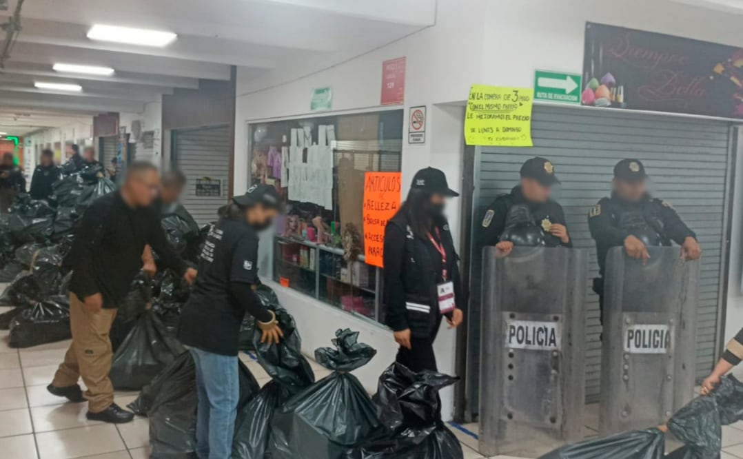 Decomisan casi 7 mil artículos para adultos en negocio del Centro de CDMX (Foto: Especial)
