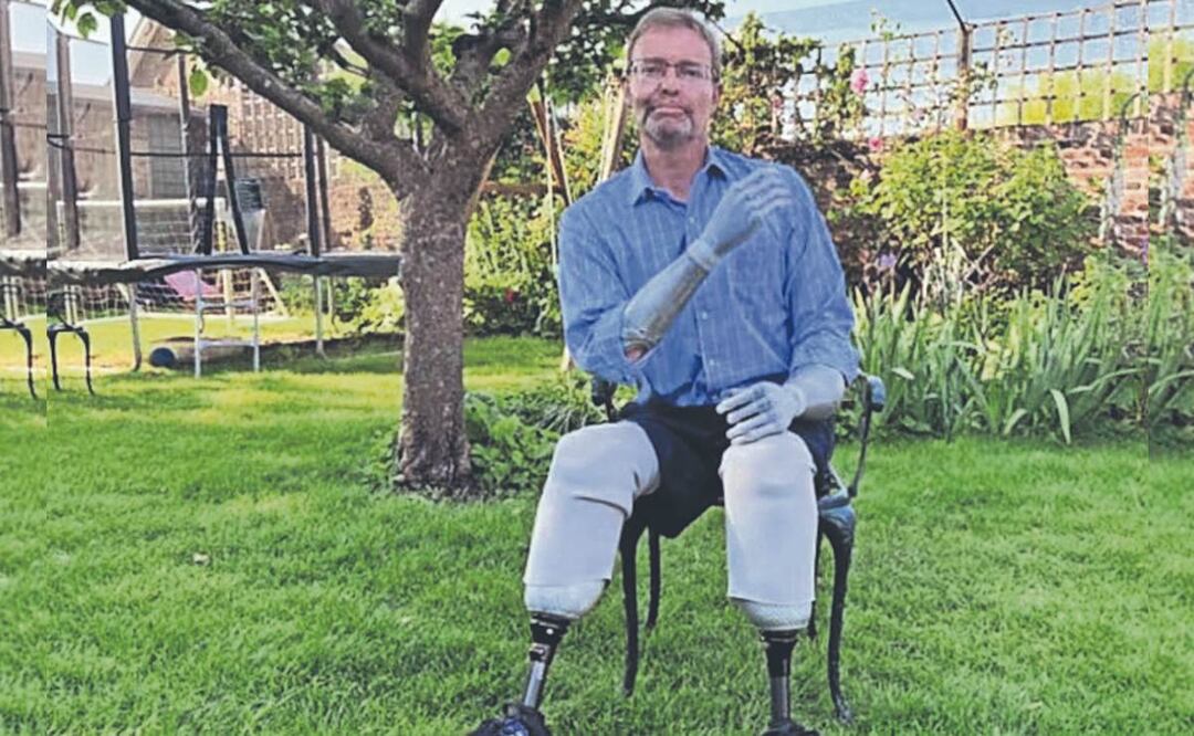 Diputado biónico vuelve al Parlamento y es ovacionado